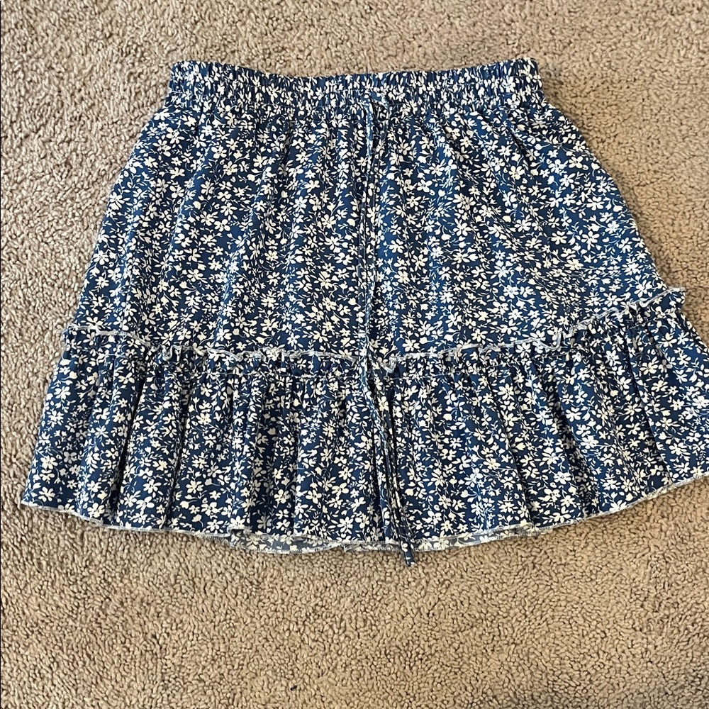 SHEIN Blue Mini Skirt with White Floral Print